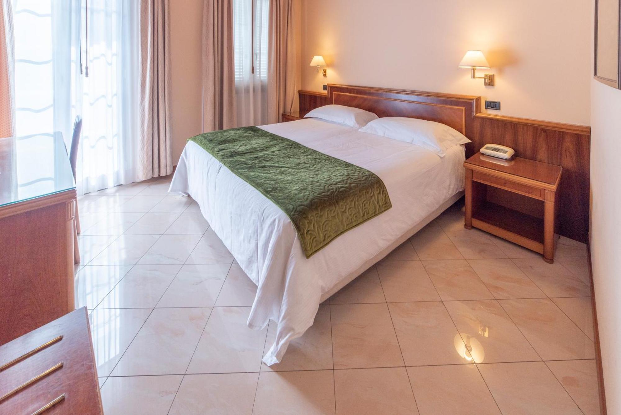 Hotel Bettina Mergozzo Eksteriør billede