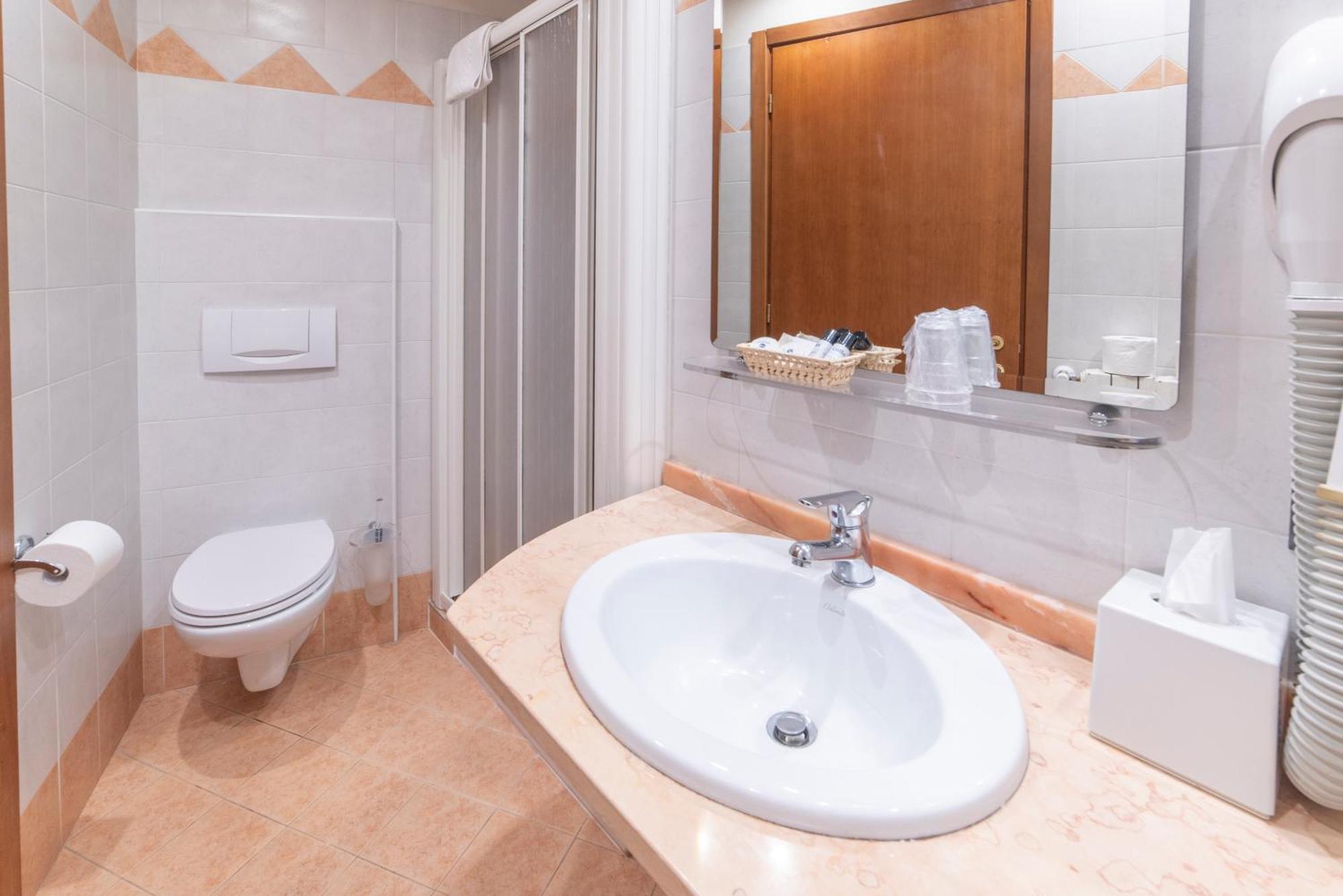 Hotel Bettina Mergozzo Eksteriør billede